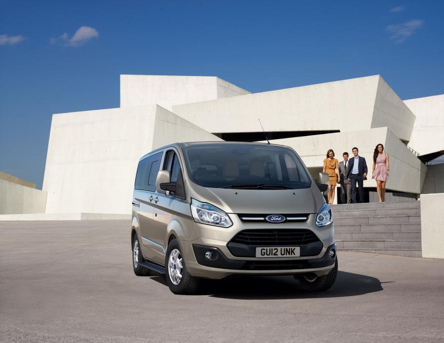  Ford Transit Tourneo Custom Concept 2012 года  (фото 8 из 24)